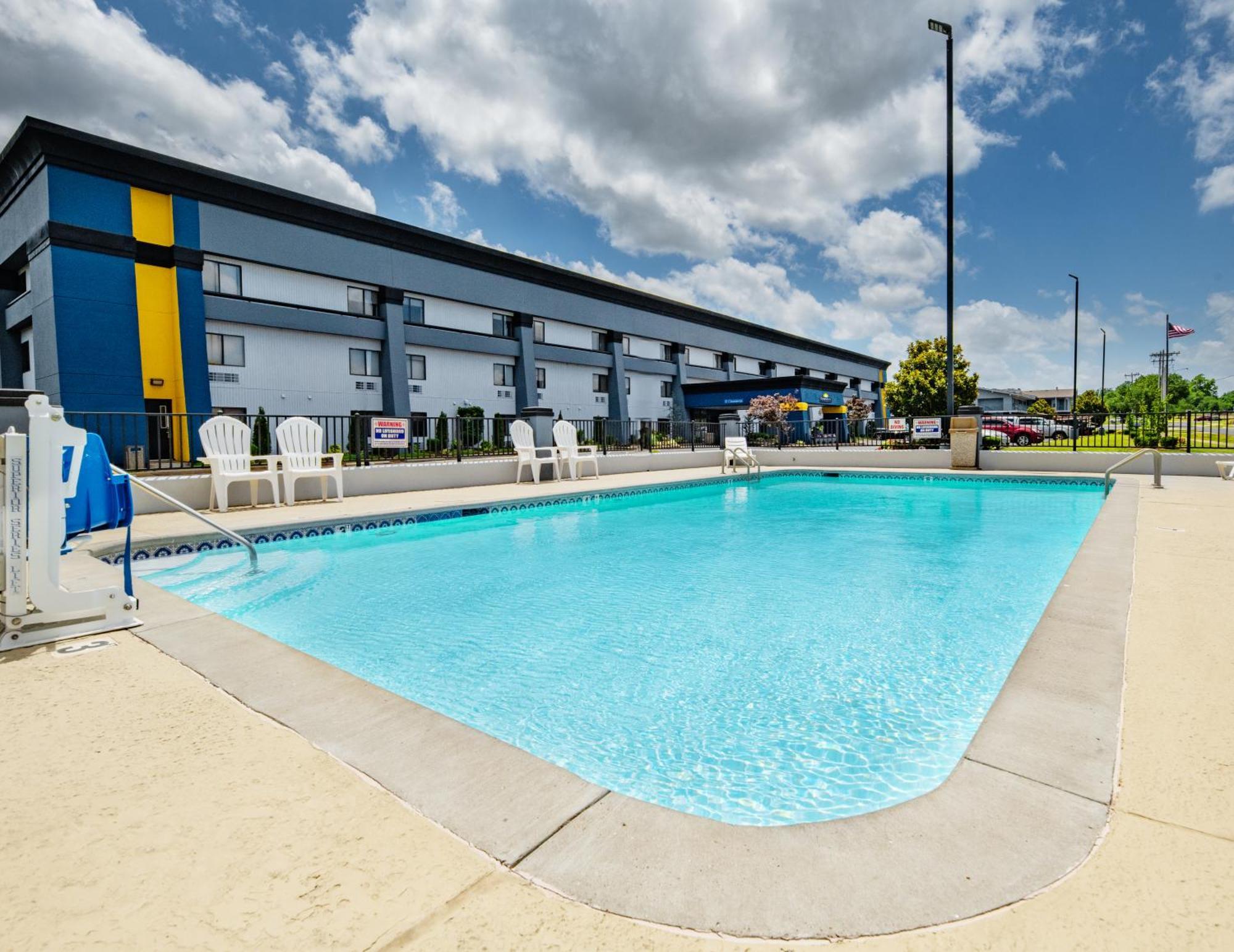 Days Inn By Wyndham Fort Smith Εξωτερικό φωτογραφία
