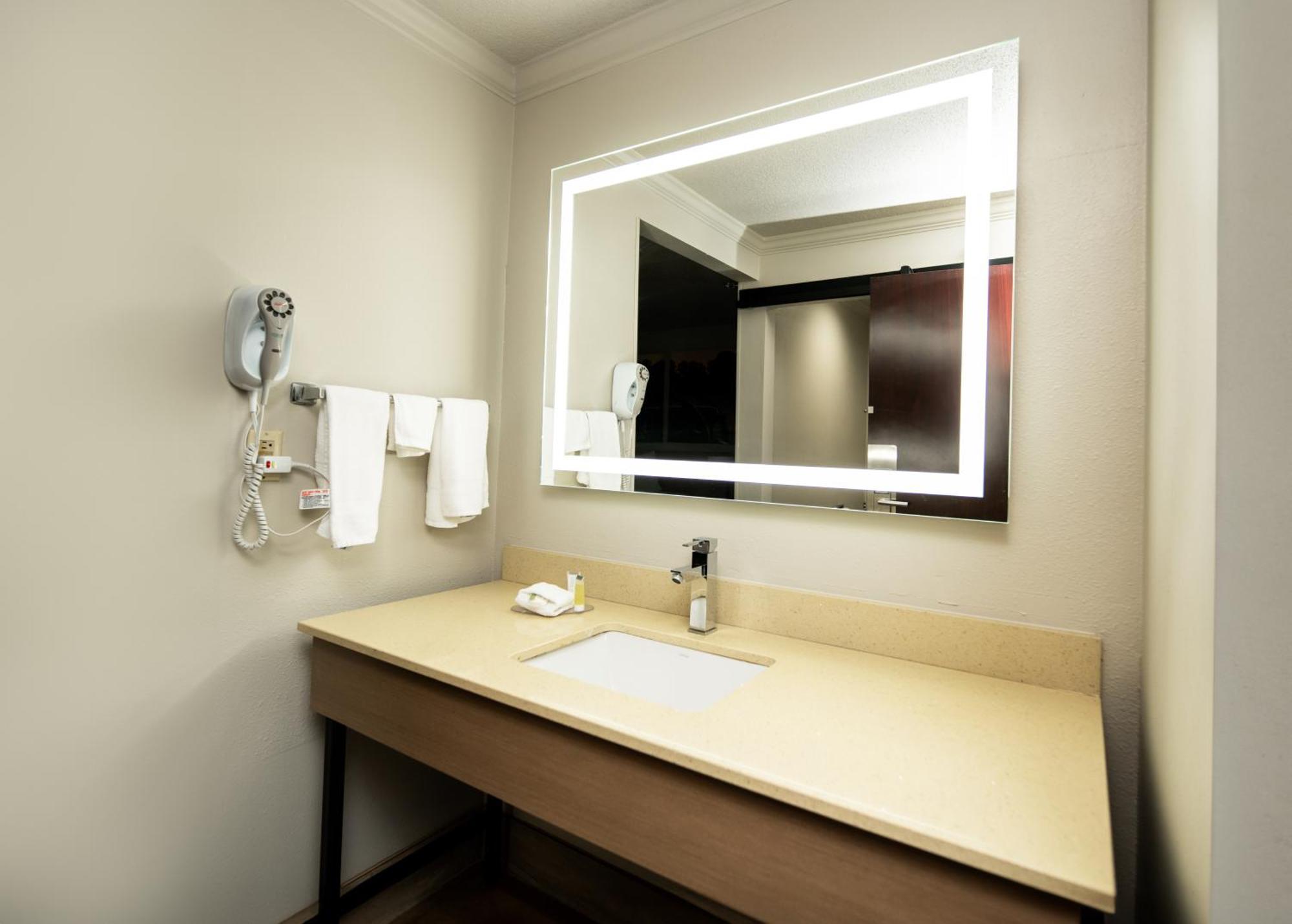 Days Inn By Wyndham Fort Smith Εξωτερικό φωτογραφία